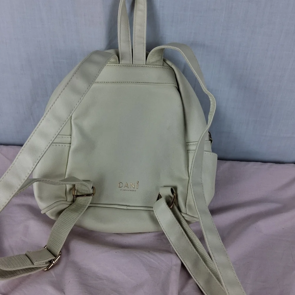 Danielle Nicole Star Wars Baby Yoda Mini Backpack & Matching Wallet - Picture 5 of 16